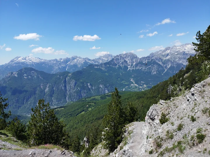 Mountain trail and peaks on the Theth Valbona route