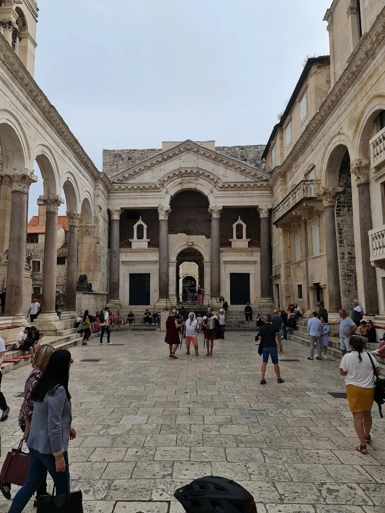 Palača Pavlović in Split - Ask AI | mindtrip