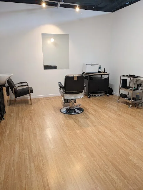 Exit Light Grooming in Houston, Texas - Ask AI | mindtrip