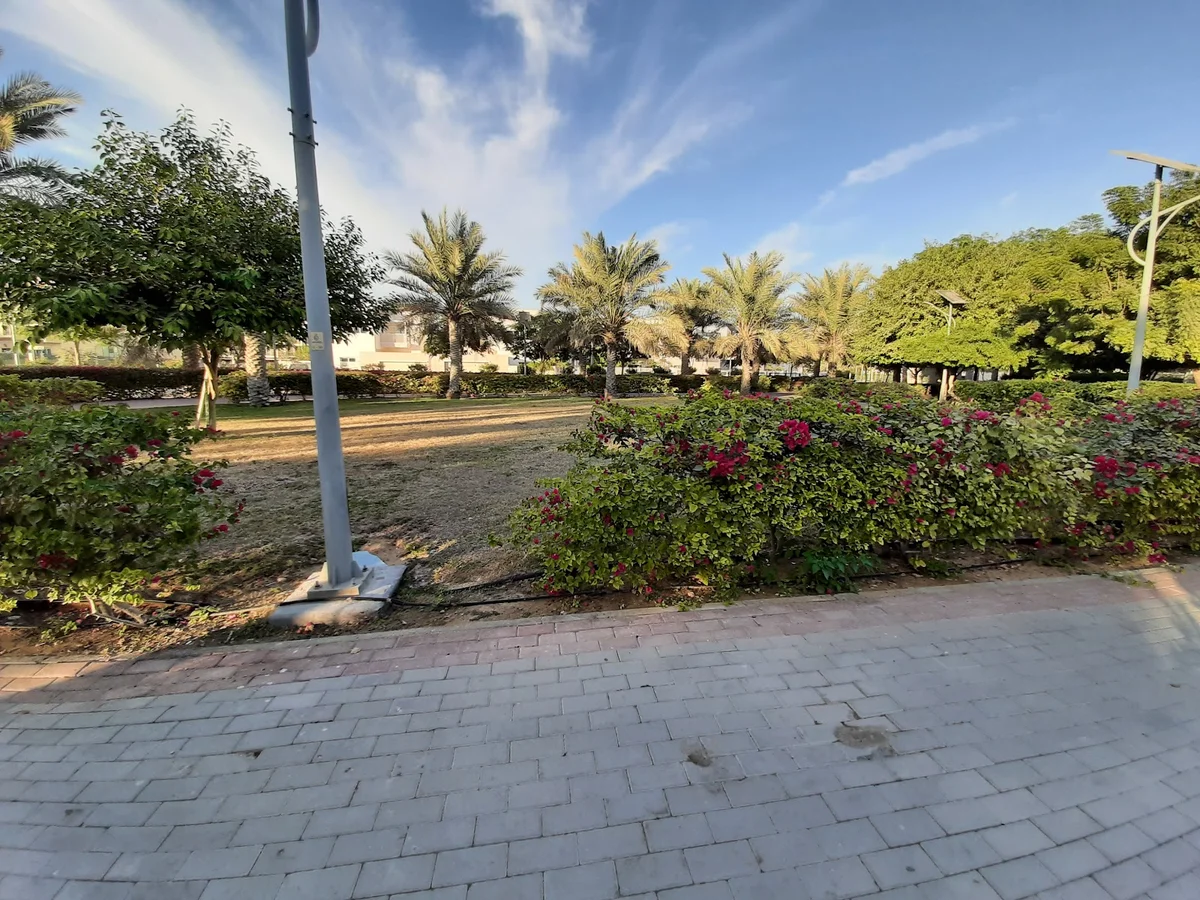 JVC Community Park in Motor City, دبي - Ask AI | mindtrip