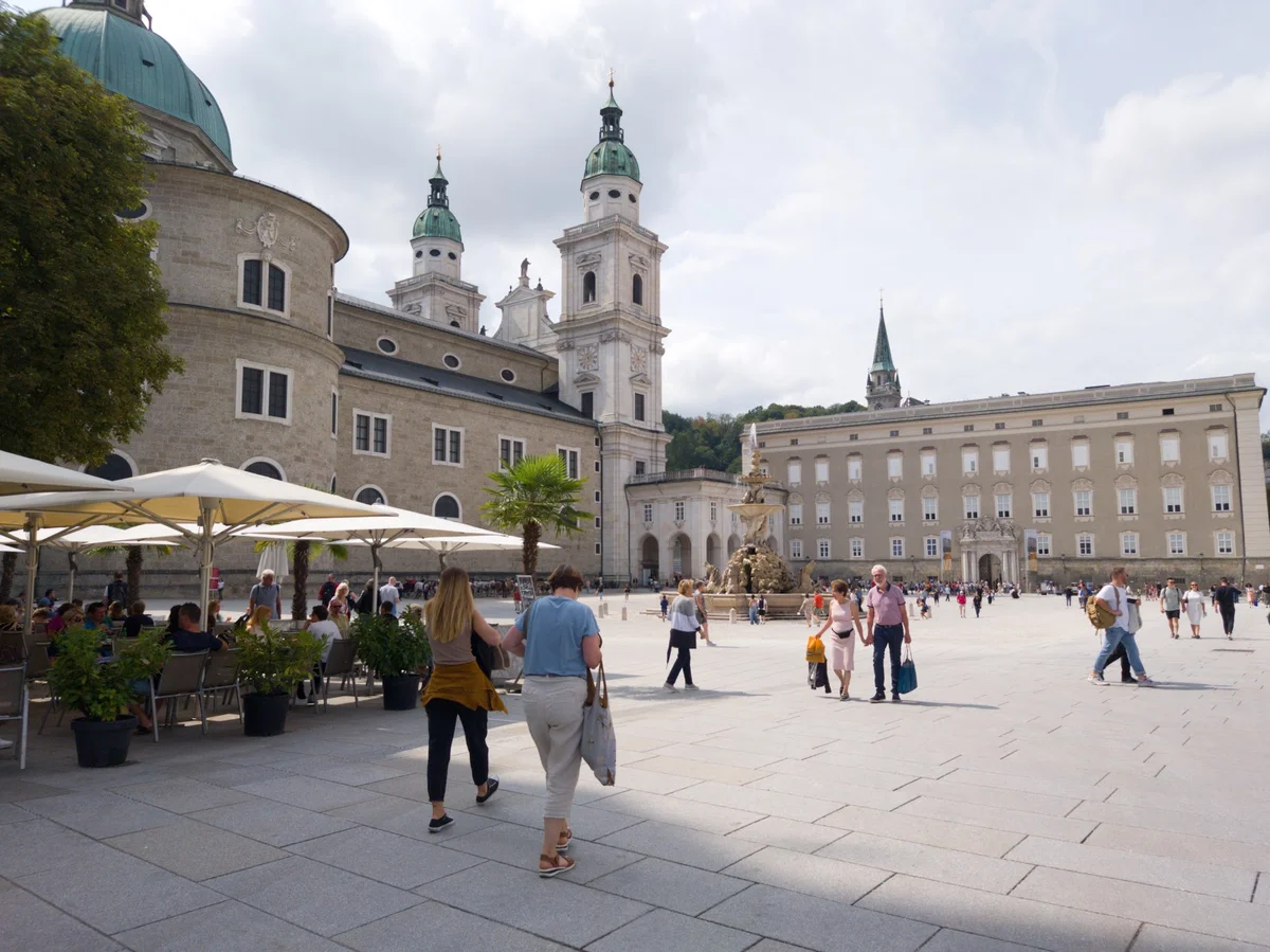 Domplatz in Salzburg - Ask AI | mindtrip
