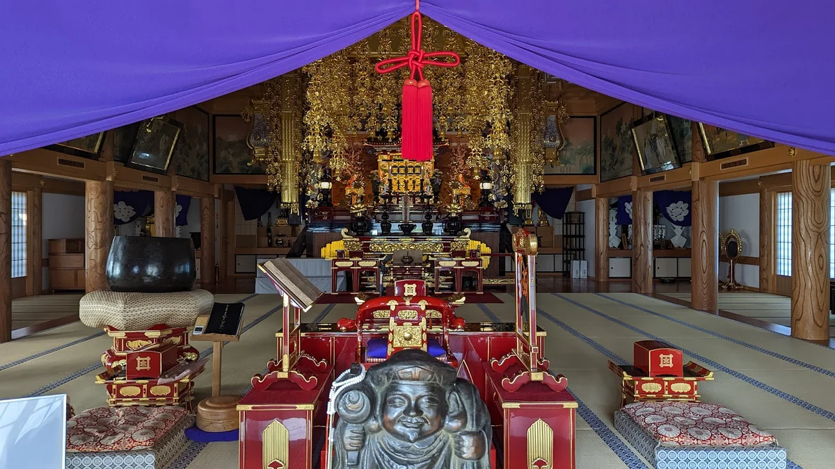Kyonin-ji in Kamogawa, Chiba Prefecture | Ask Anything