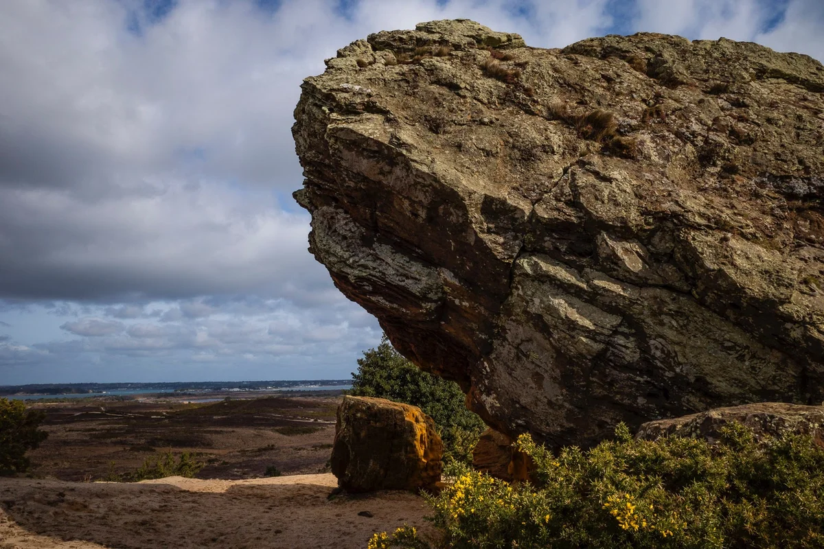 Agglestone Rock in Swanage, England - Ask AI | mindtrip
