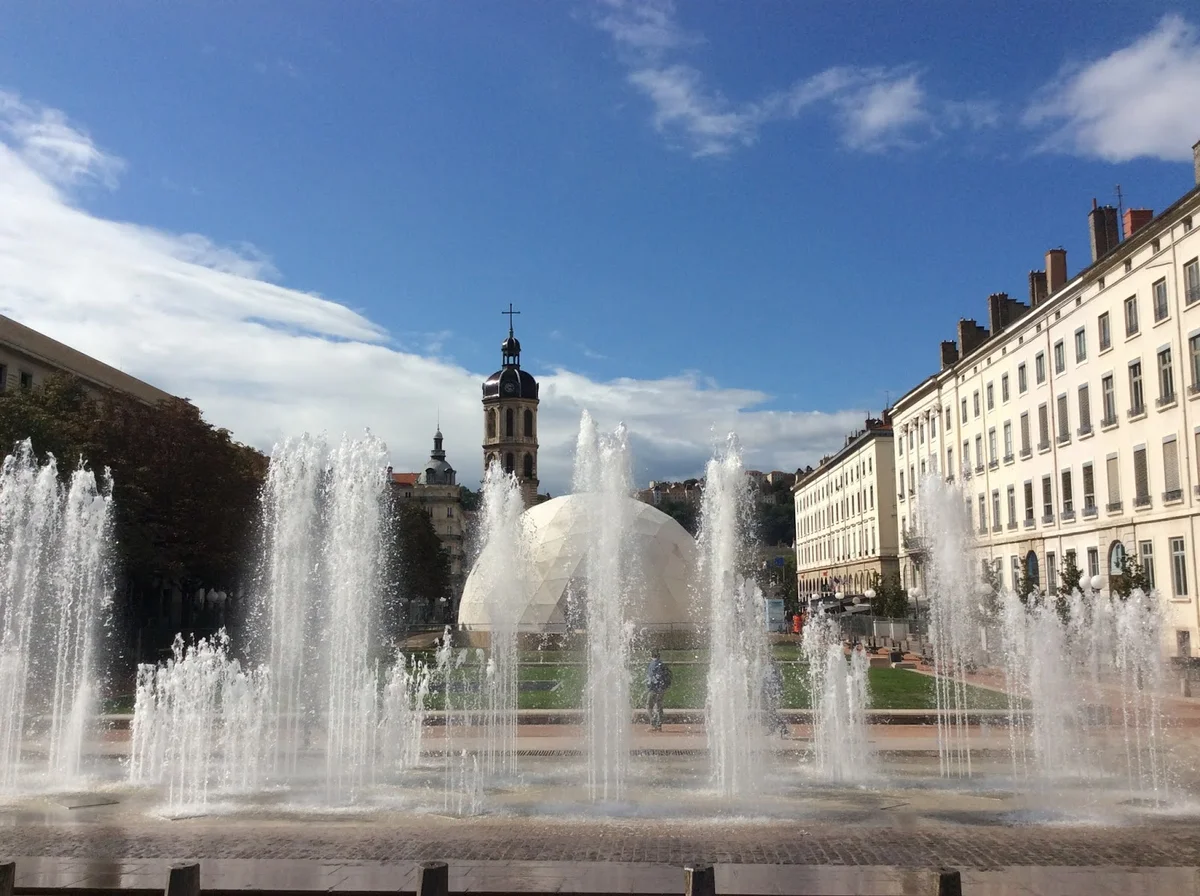 Fontaine de Place Antonin Poncet in Lyon - Ask AI | mindtrip