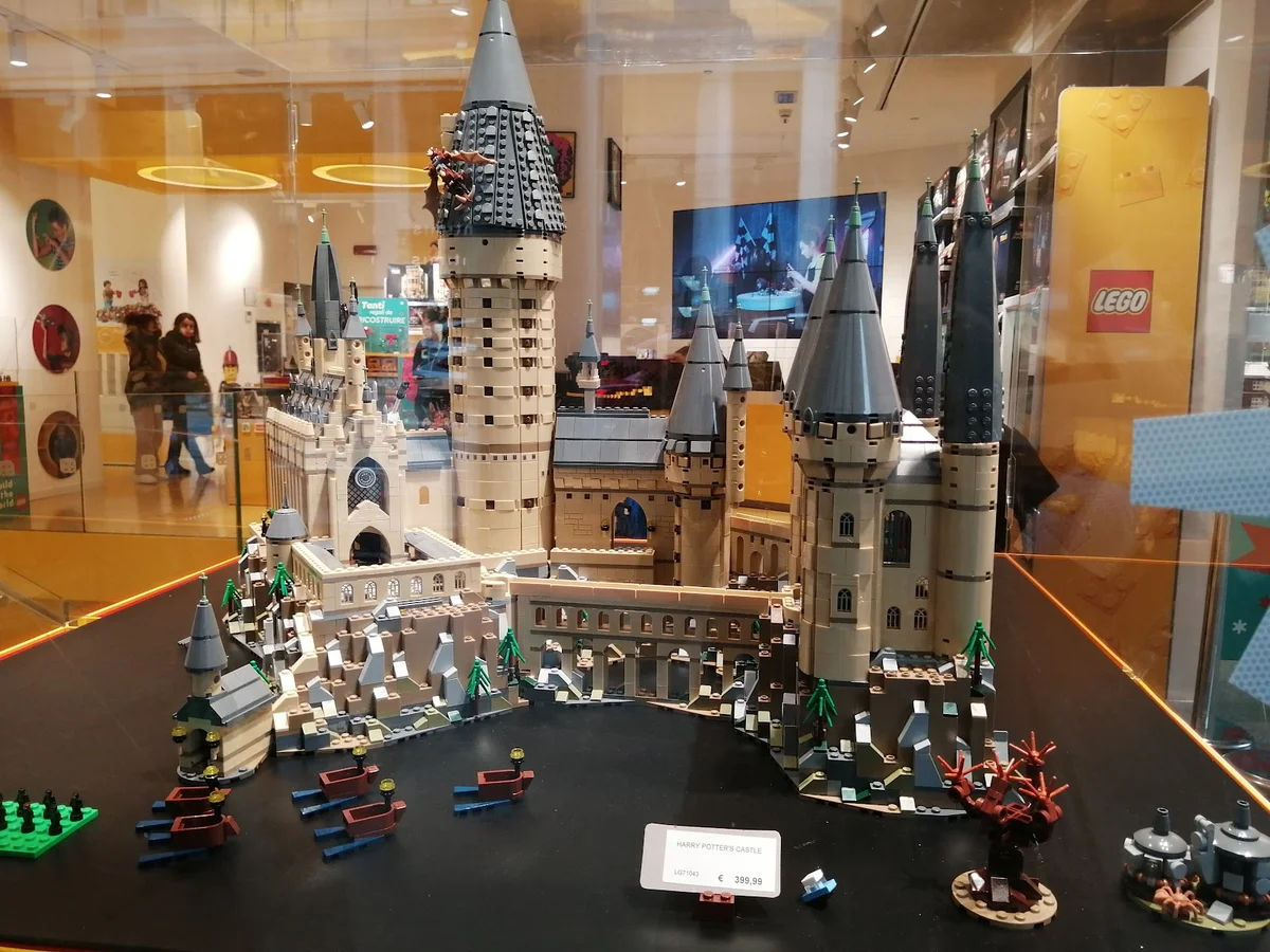 LEGO Certified Store Torino Via Roma - Ask AI | mindtrip