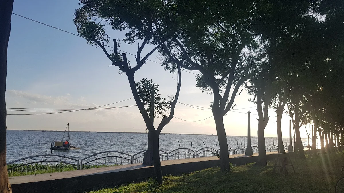 Sucat People's Park | What to Know Before You Go