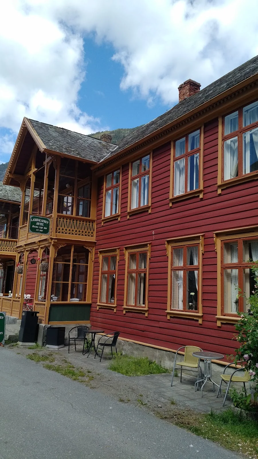 Lærdal rådhus Bus Station in Lærdalsøyri - Ask AI | mindtrip