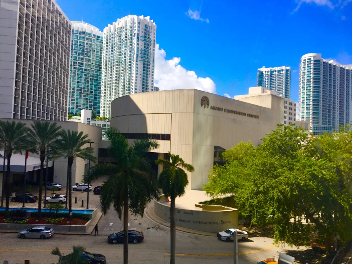 Knight Center Metromover Station - Ask AI | mindtrip