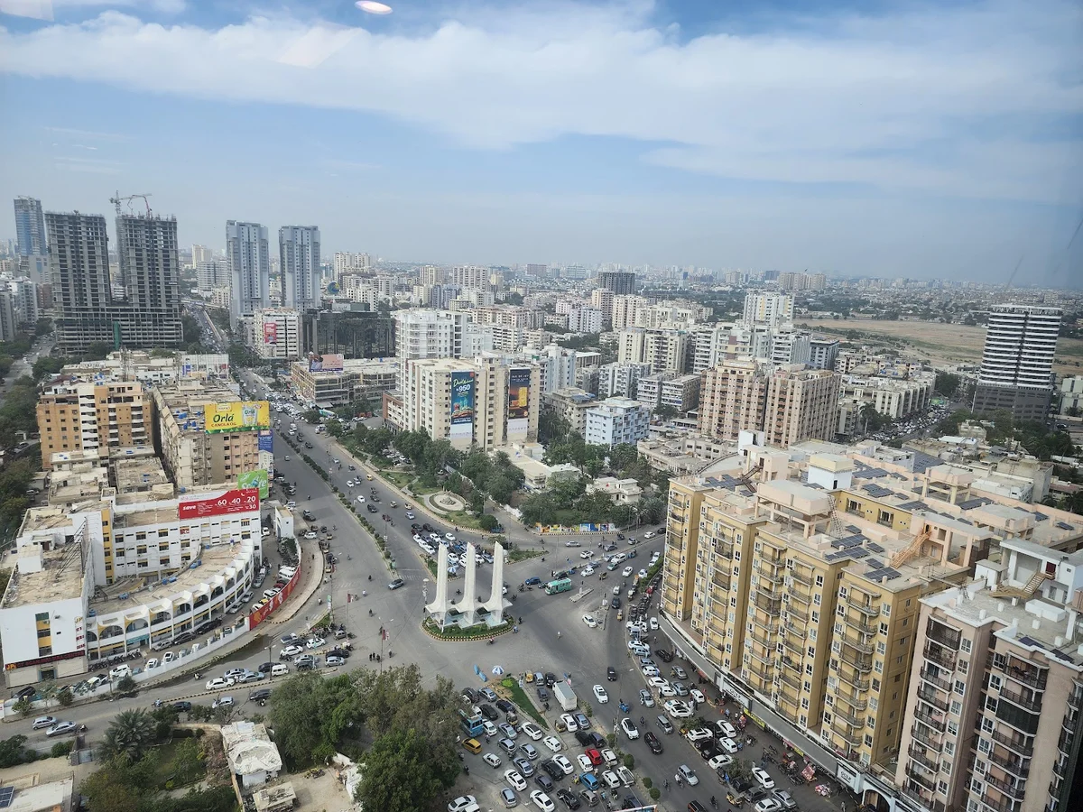 Teen Talwar Monument in Karachi, Sindh - Ask AI | mindtrip