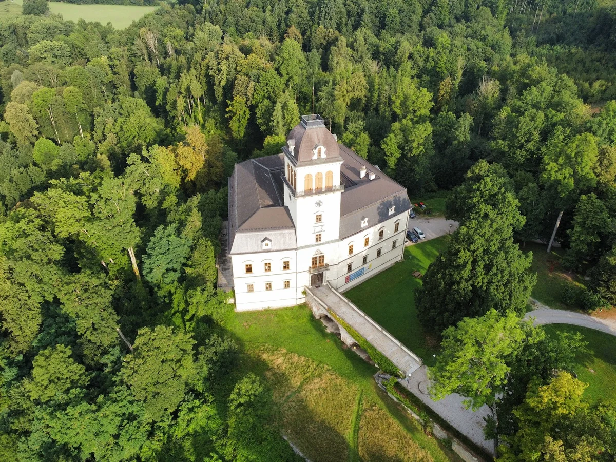 Schloss Tollet in Grieskirchen - Ask AI | mindtrip