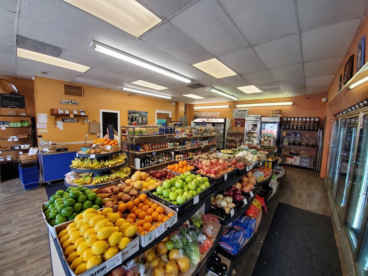 The Veggie Bin in Charleston | What to Know Before You Go