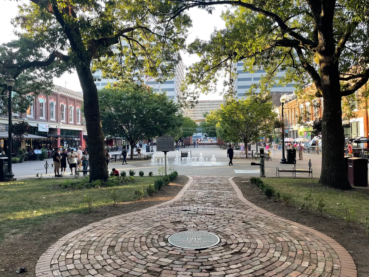 Market Square in Knoxville | What to Know Before You Go