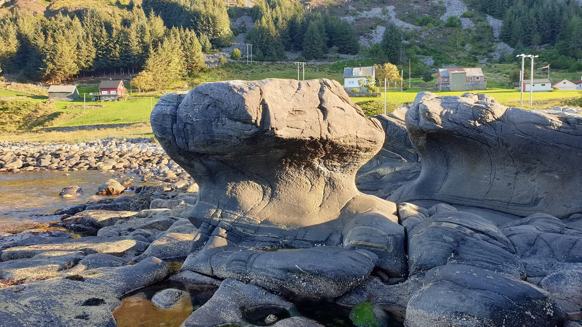 Kannesteinen in Refvik, Vestland | Ask Anything