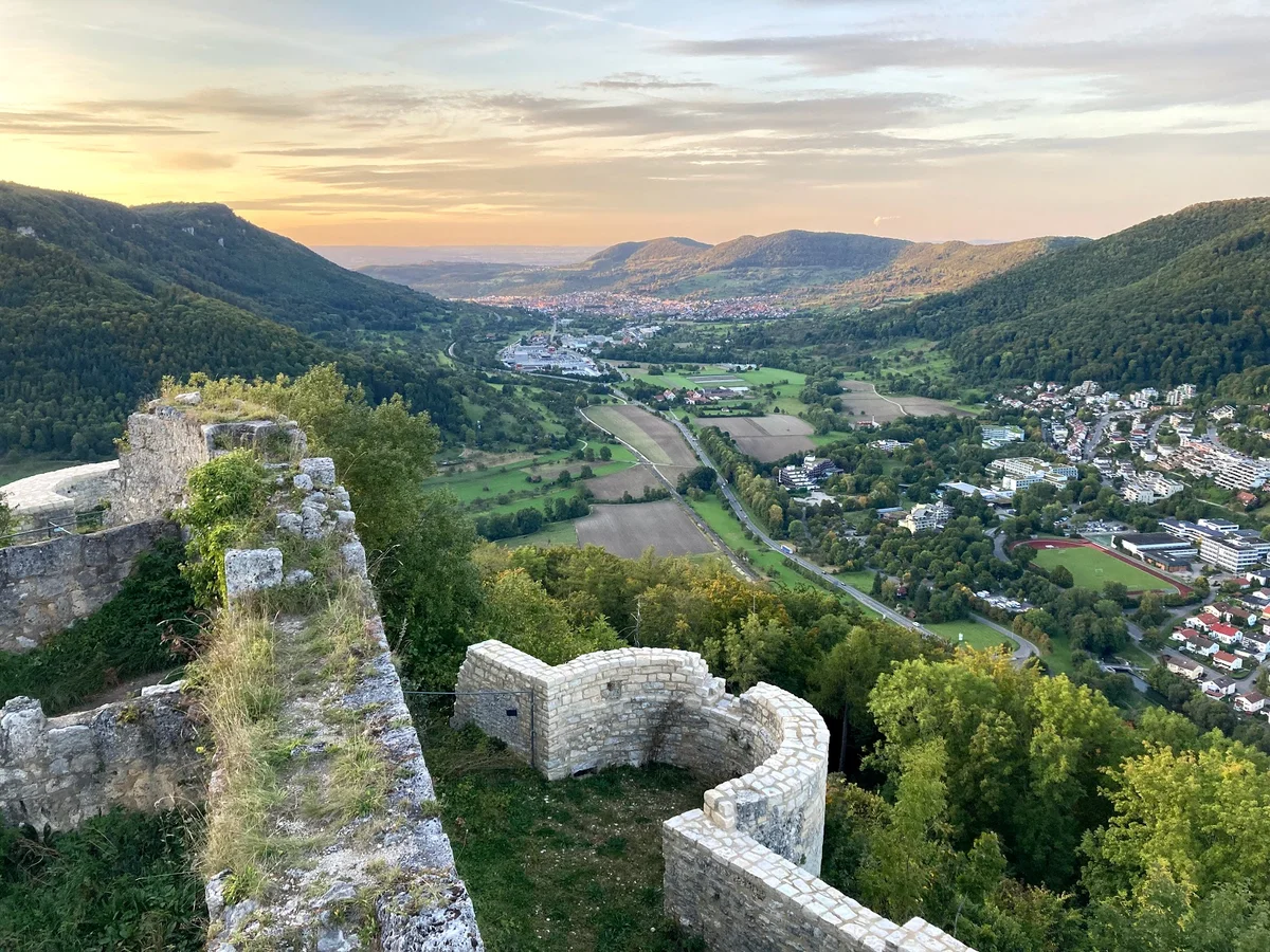 Burgruine Hohenurach in Bad Urach - Ask AI | mindtrip