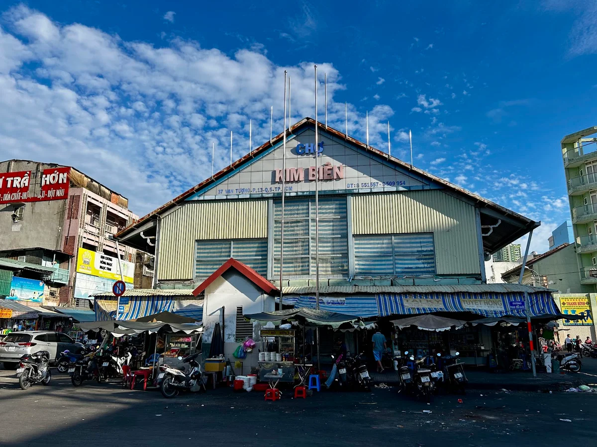 Hòa Long Market in Ho Chi Minh City - Ask AI | mindtrip