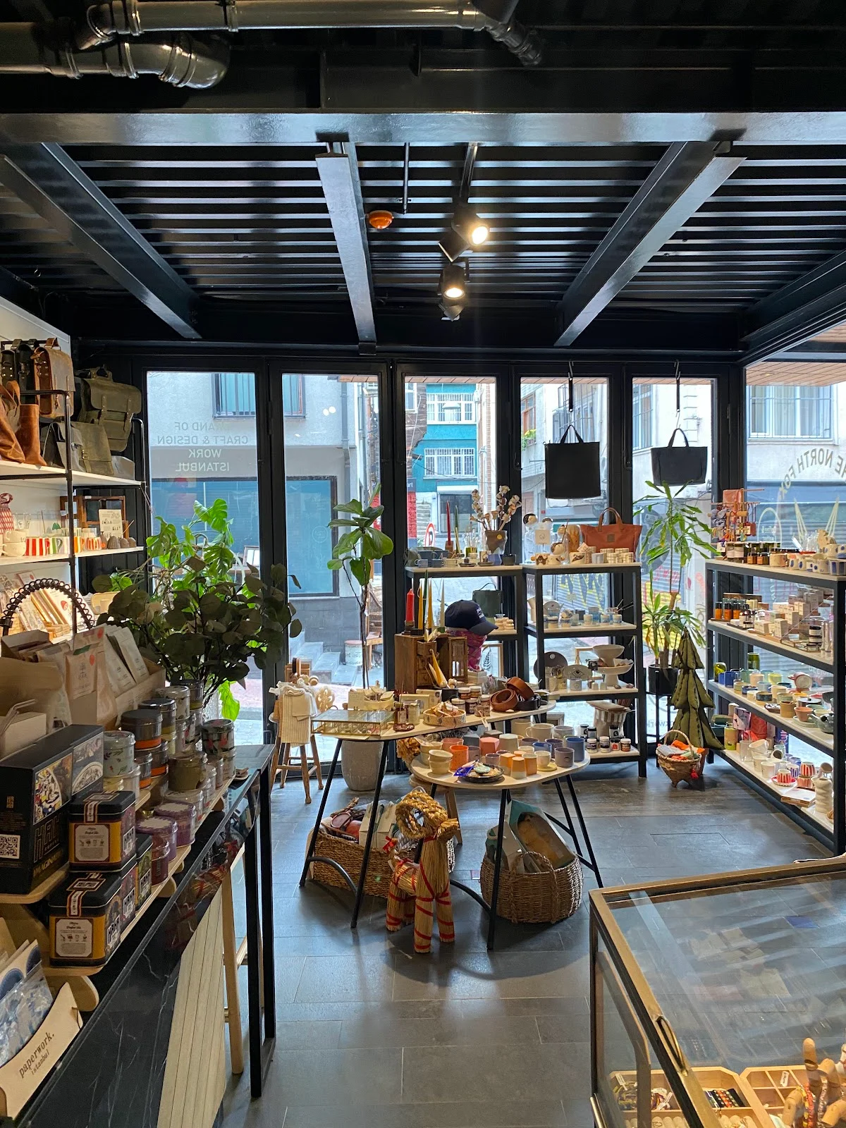 Local makers in Istanbul, İstanbul - Ask AI | mindtrip