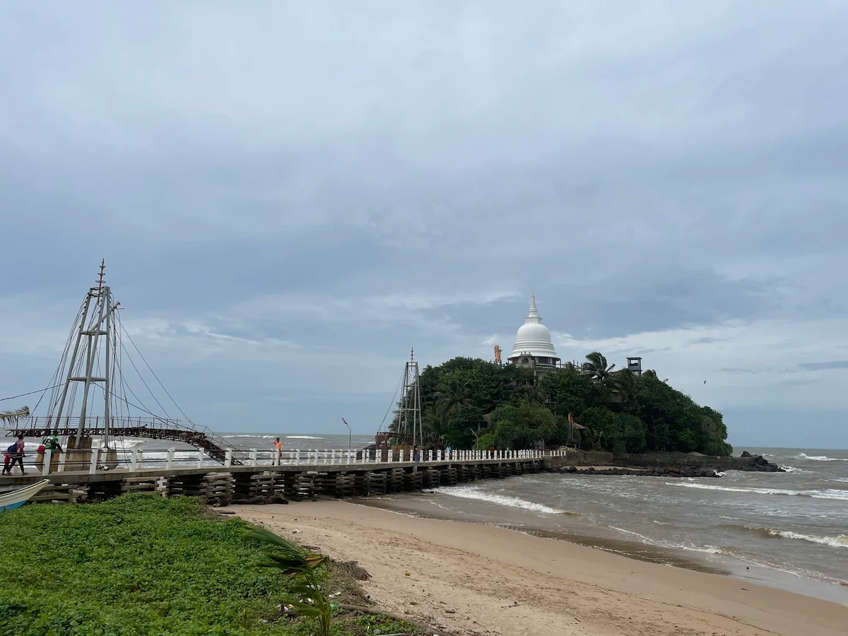 Matara-Colombo Highway Bus Stop - Ask AI | mindtrip