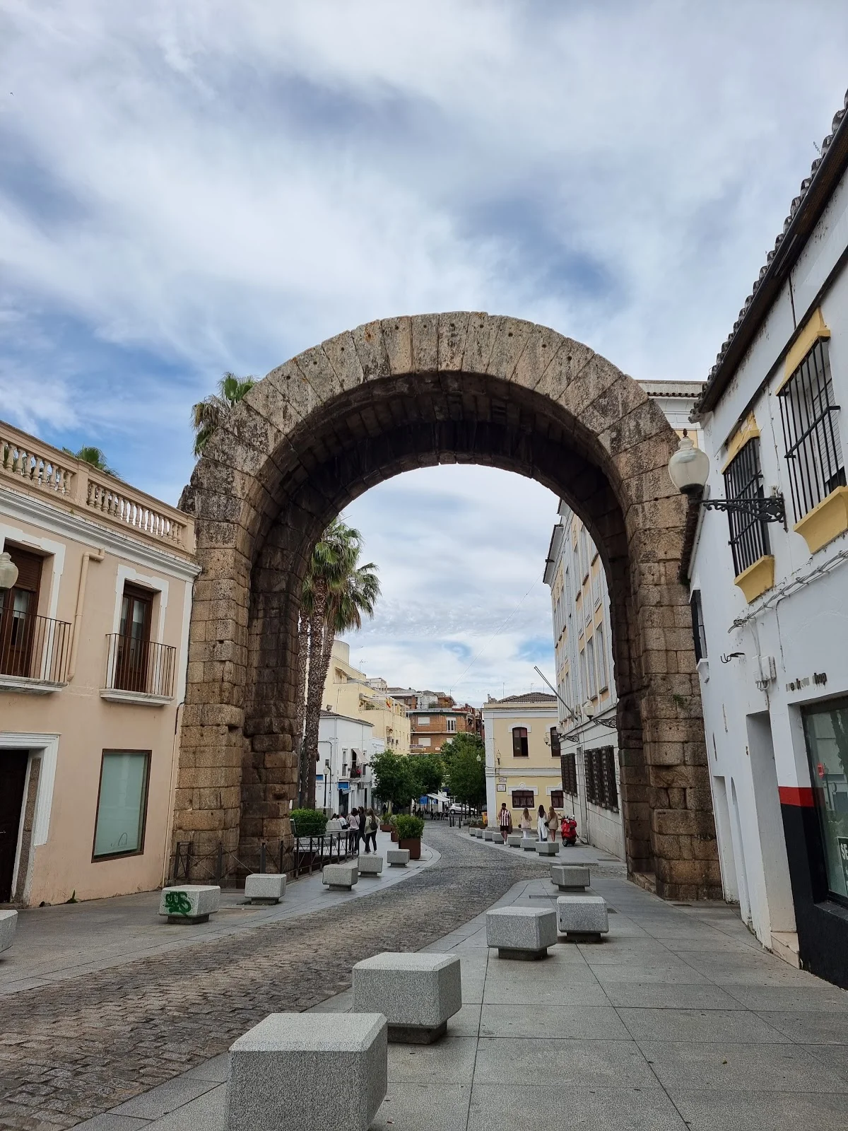 Trajan Arch in Merida, Extremadura - Ask AI | mindtrip