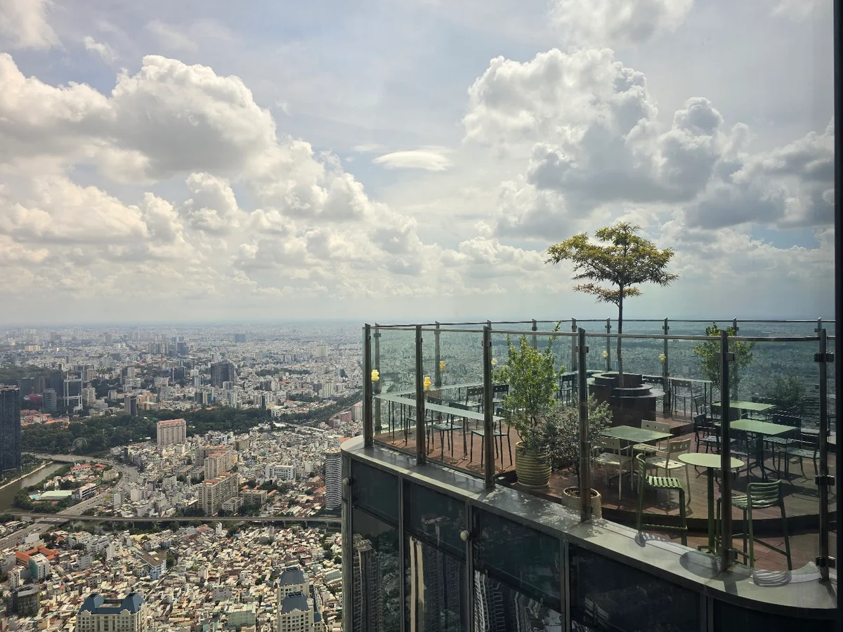 Blank Lounge Landmark - Highest Cafe & Bar Lounge in Vietnam