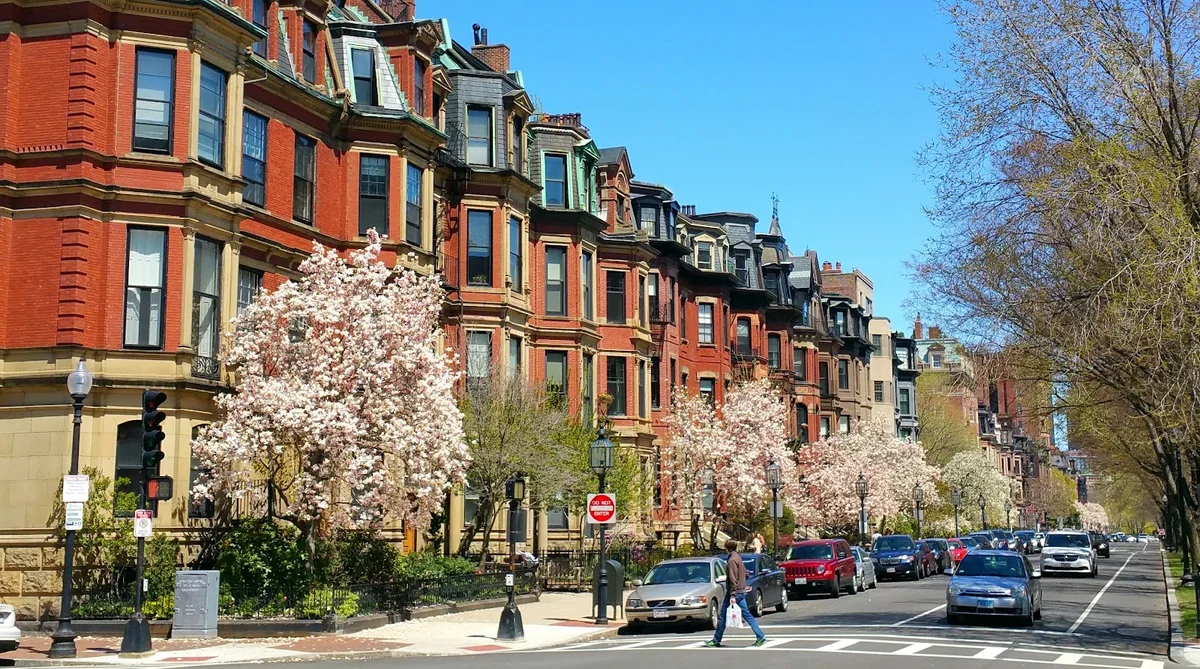 Commonwealth Avenue in Boston - Ask AI | mindtrip