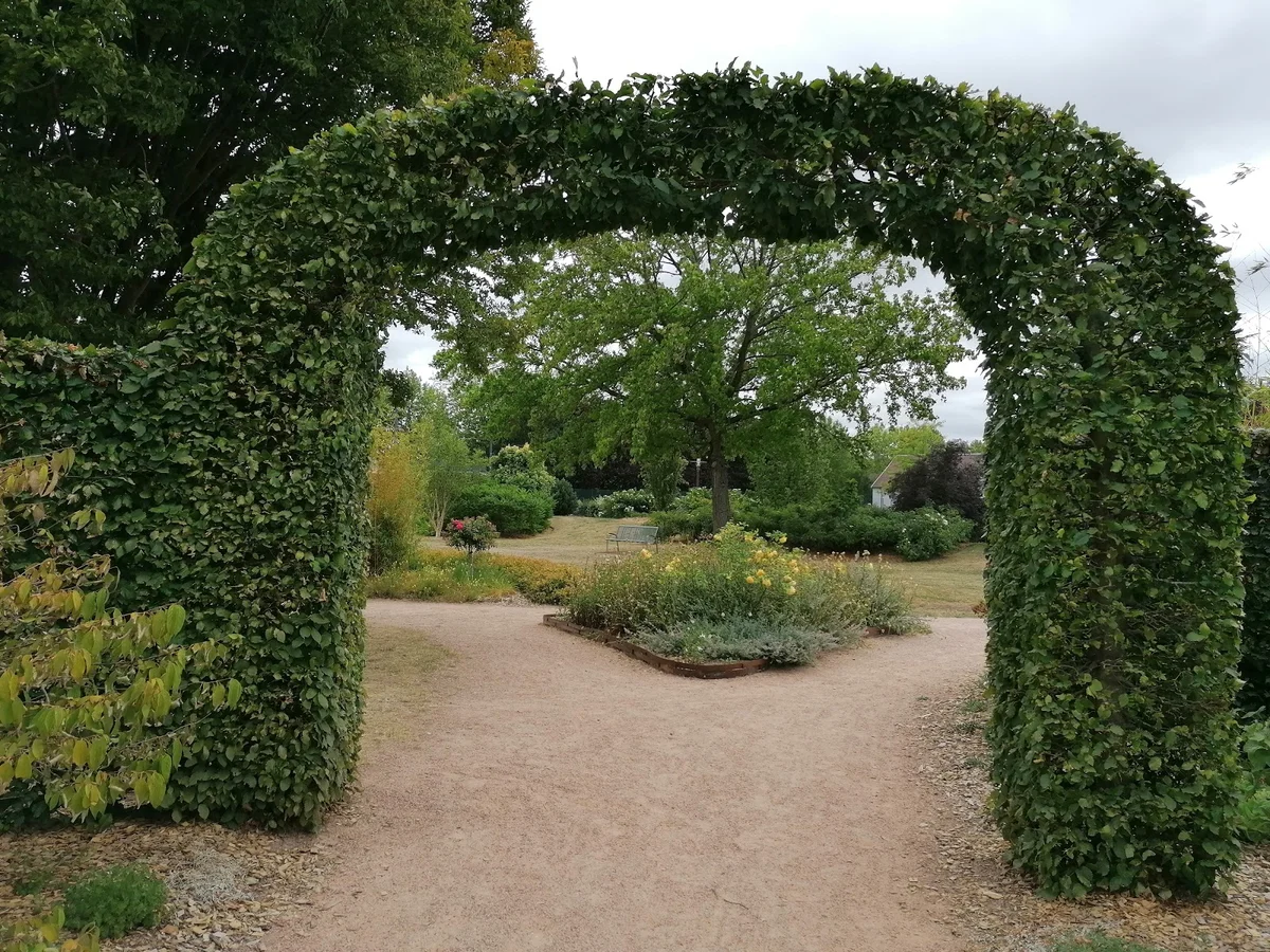 Parc Marcel Dassault. in Beauvais - Ask AI | mindtrip