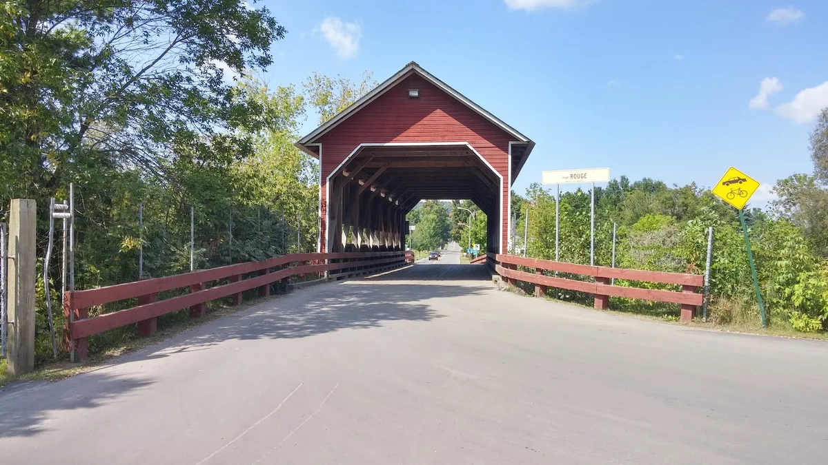 Pont Rouge in Coaticook, Canada - Ask AI | mindtrip