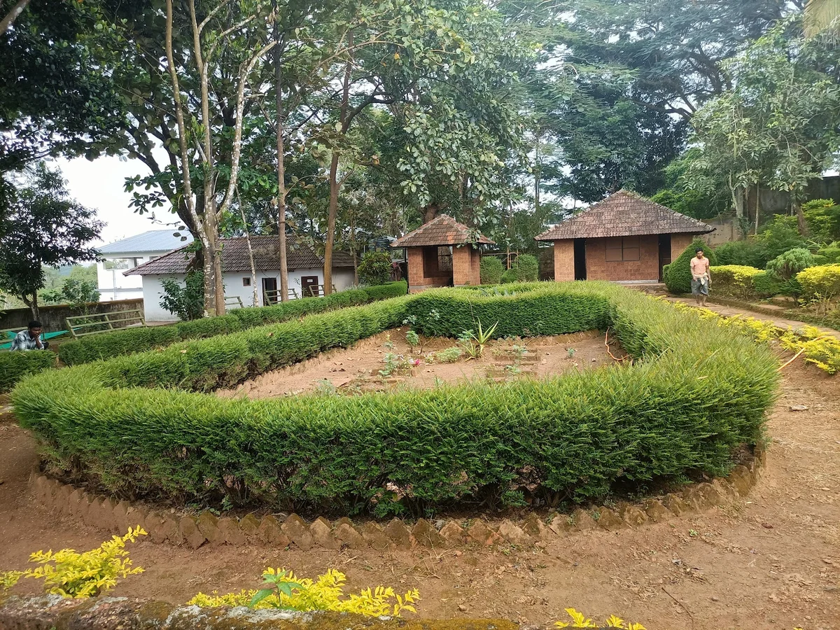 Pazhassi Raja Tomb in Mananthavady - Ask AI | mindtrip