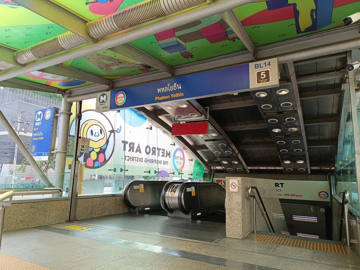 Phahon Yothin BTS Station in Bangkok - Ask AI | mindtrip