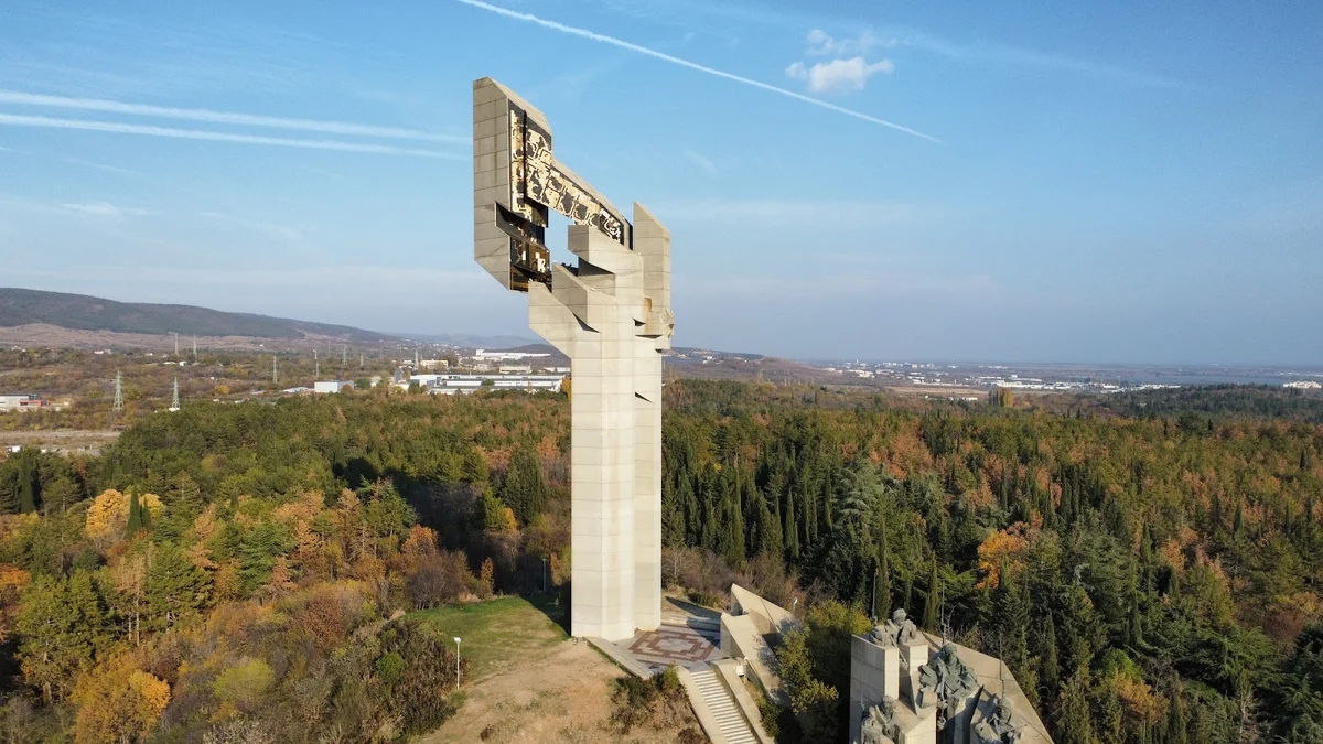 Samara Flag Monument | What to Know Before You Go