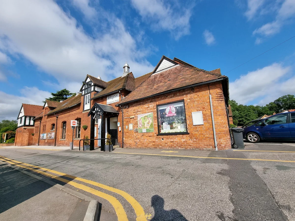 Blakemere Village in Sandiway, England - Ask AI | mindtrip