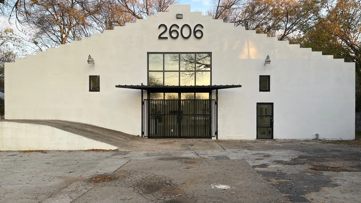 Ro2 Art Gallery in Dallas, Texas | Ask Anything