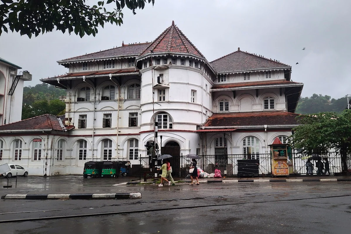 Kandy Post Office - 20000 | මහනුවර තැපැල් කාර්යාලය