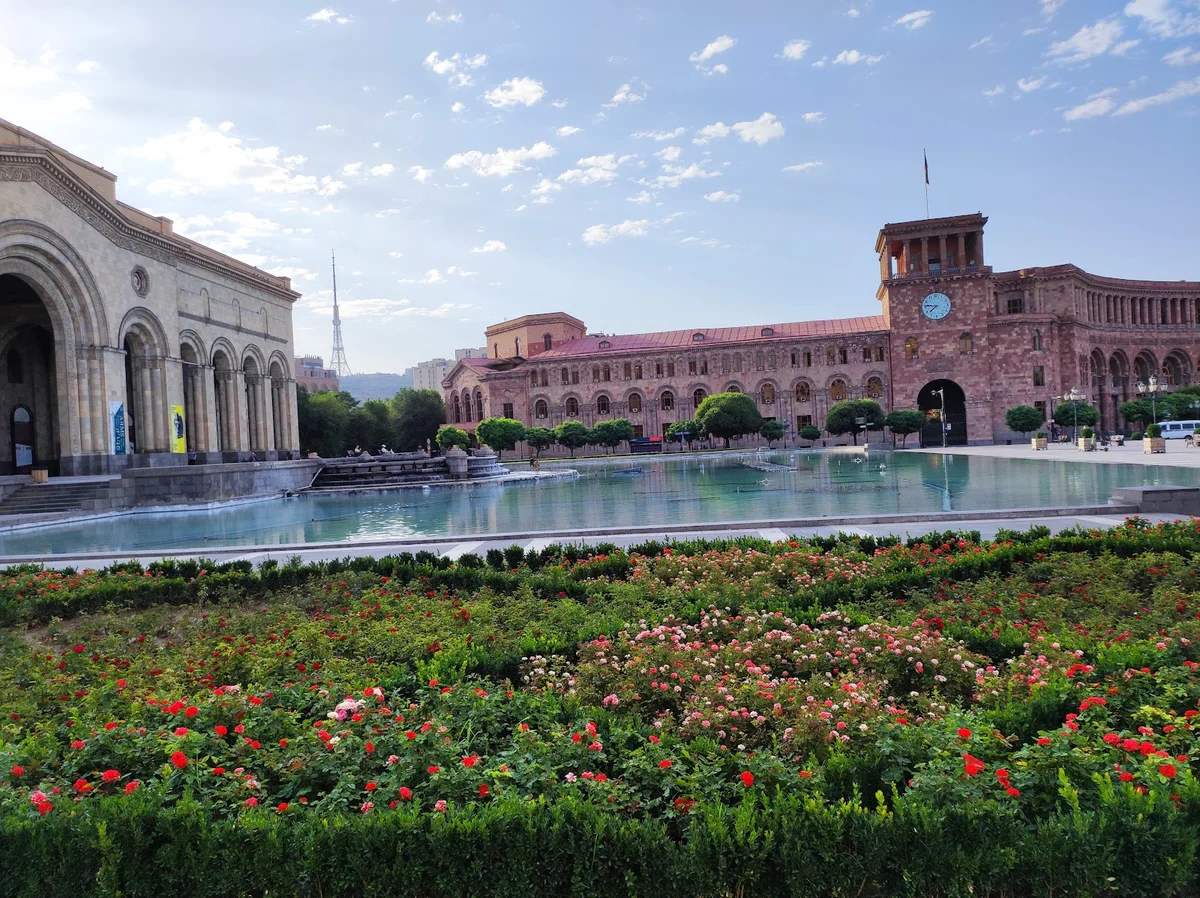 Republic Square in Yerevan - Ask AI | mindtrip