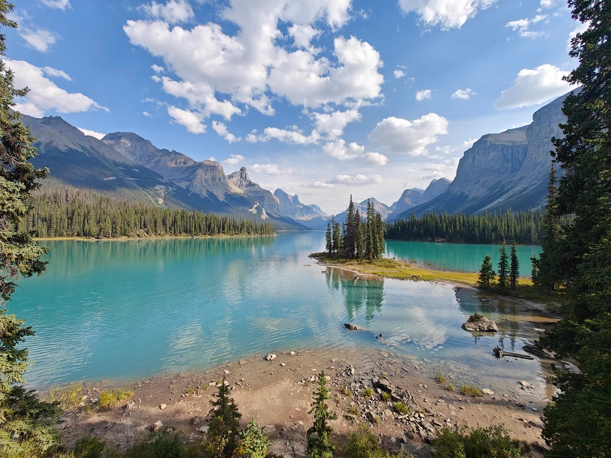 Queen Elizabeth Ranges in Jasper - Ask AI | mindtrip