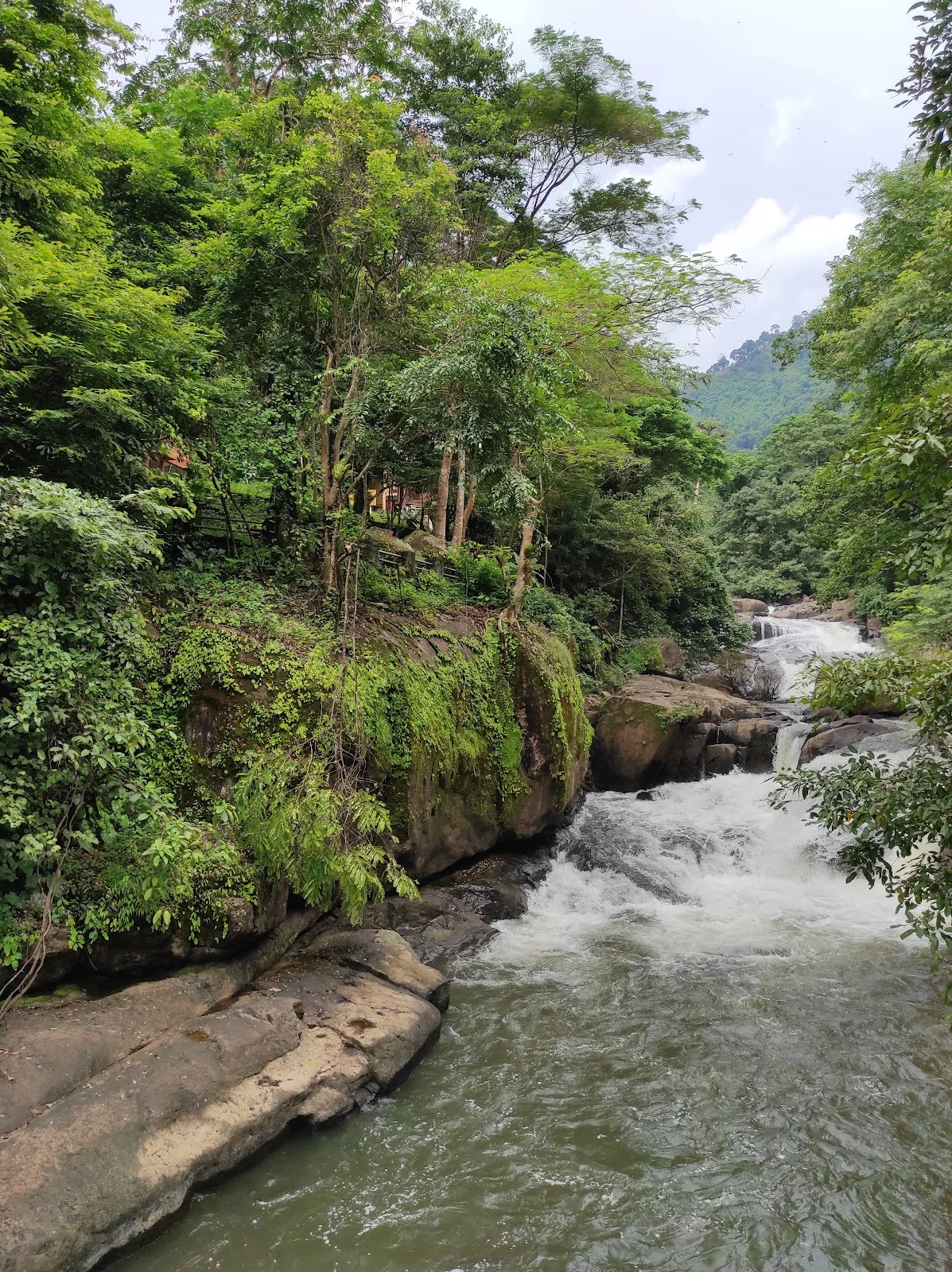 Nang Rong Waterfall in Nakhon Nayok | Ask Anything