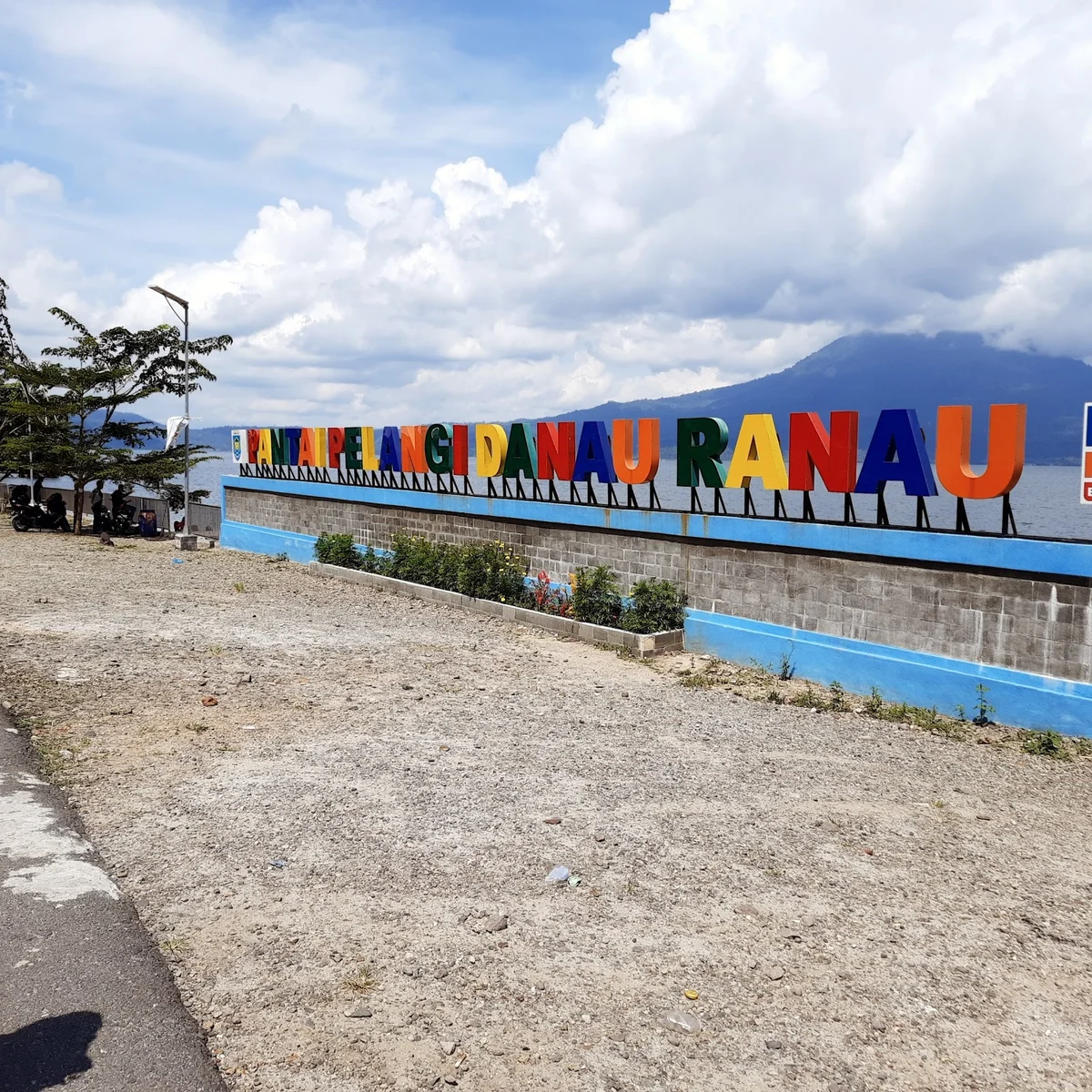 Pantai Pelangi Danau Ranau - Ask AI | mindtrip