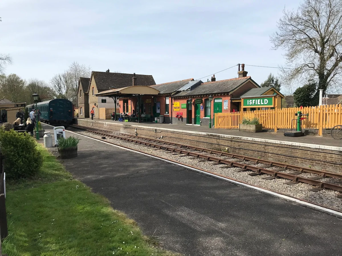 Lavender Line - (Isfield Station) - Ask AI | mindtrip