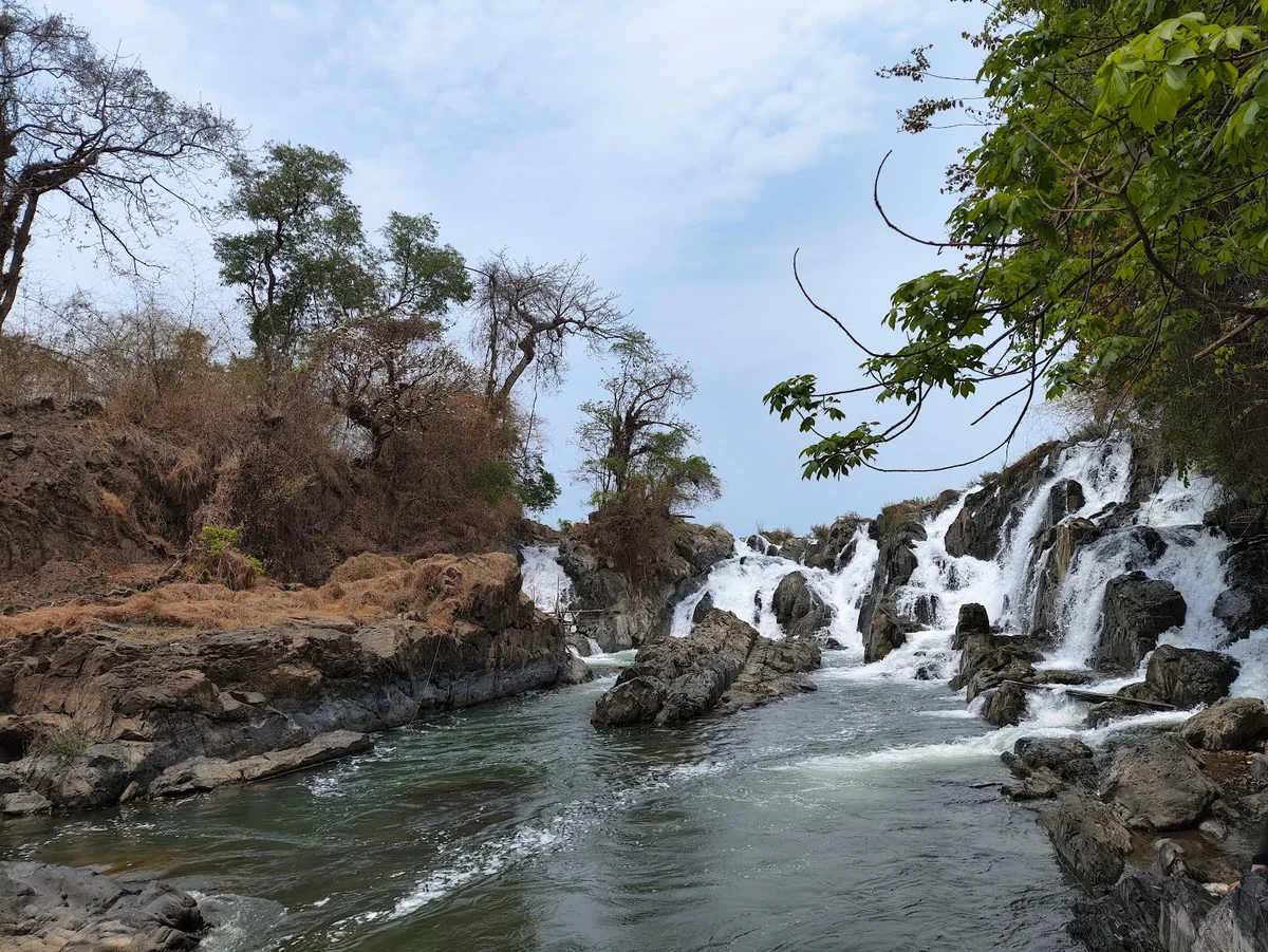 E-toud waterfall in Don Khone | Ask Anything