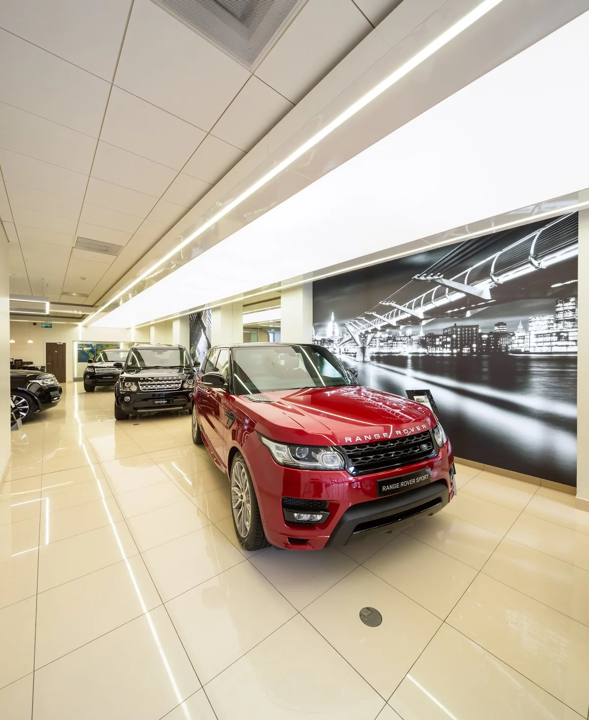 Stratstone Land Rover Mayfair in London - Ask AI | mindtrip