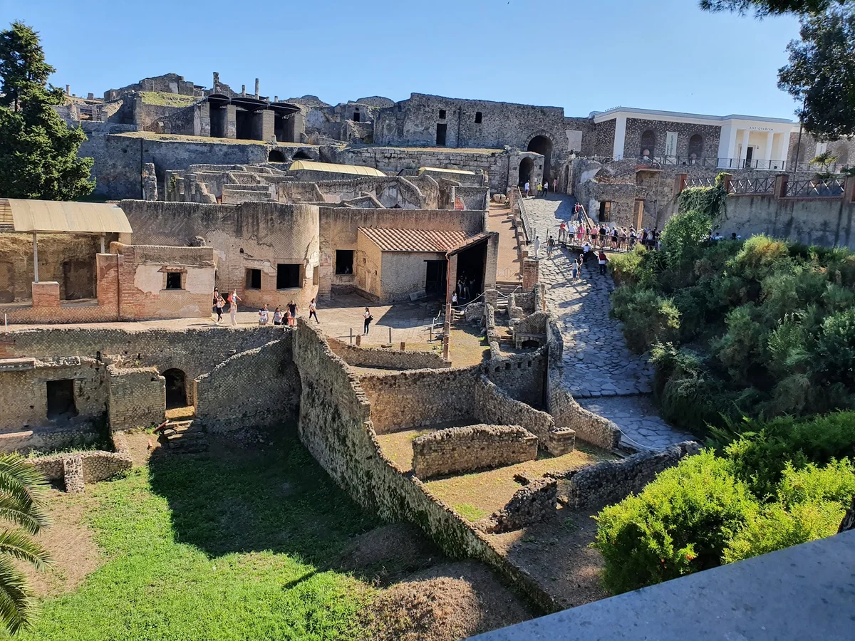 stazione-pompei-scavi-villa-dei-misteri