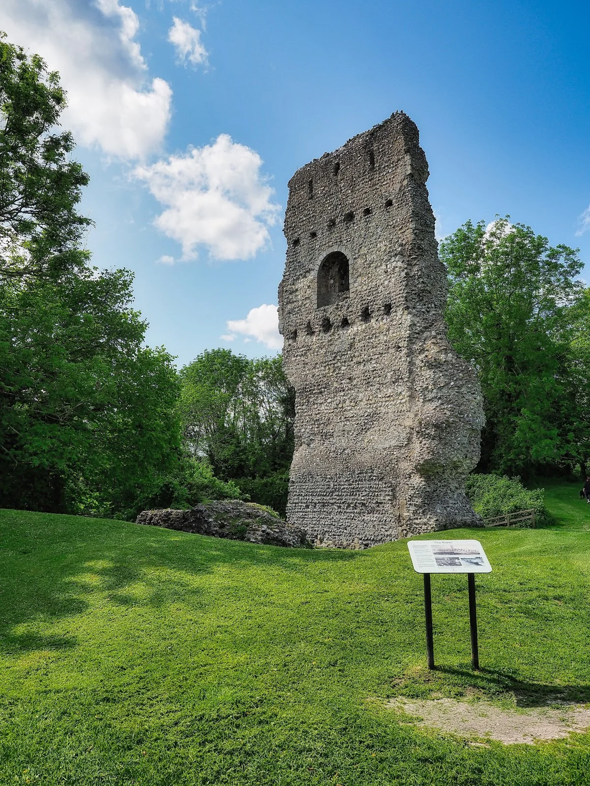 English Heritage - Bramber Castle - Ask AI | mindtrip