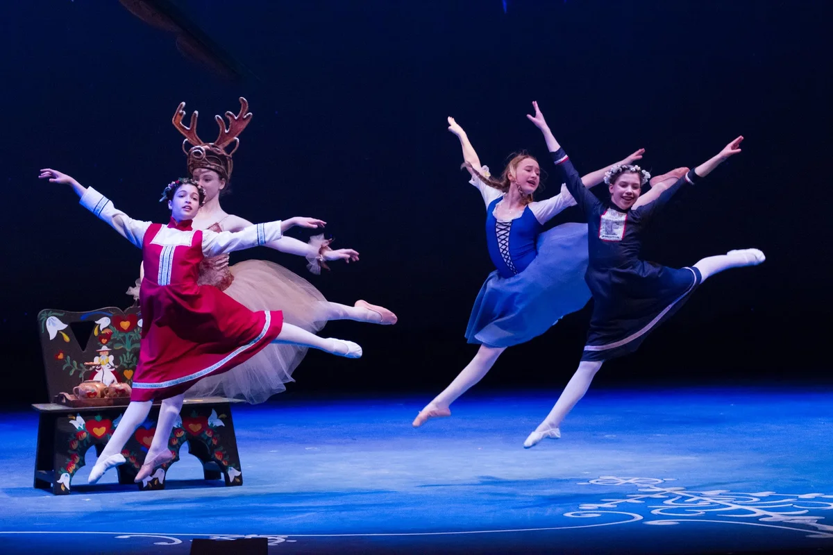Stages Theatre Company in Hopkins - Ask AI | mindtrip