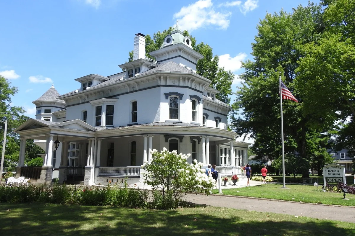 Reeves Victorian Home and Carriage House Museum