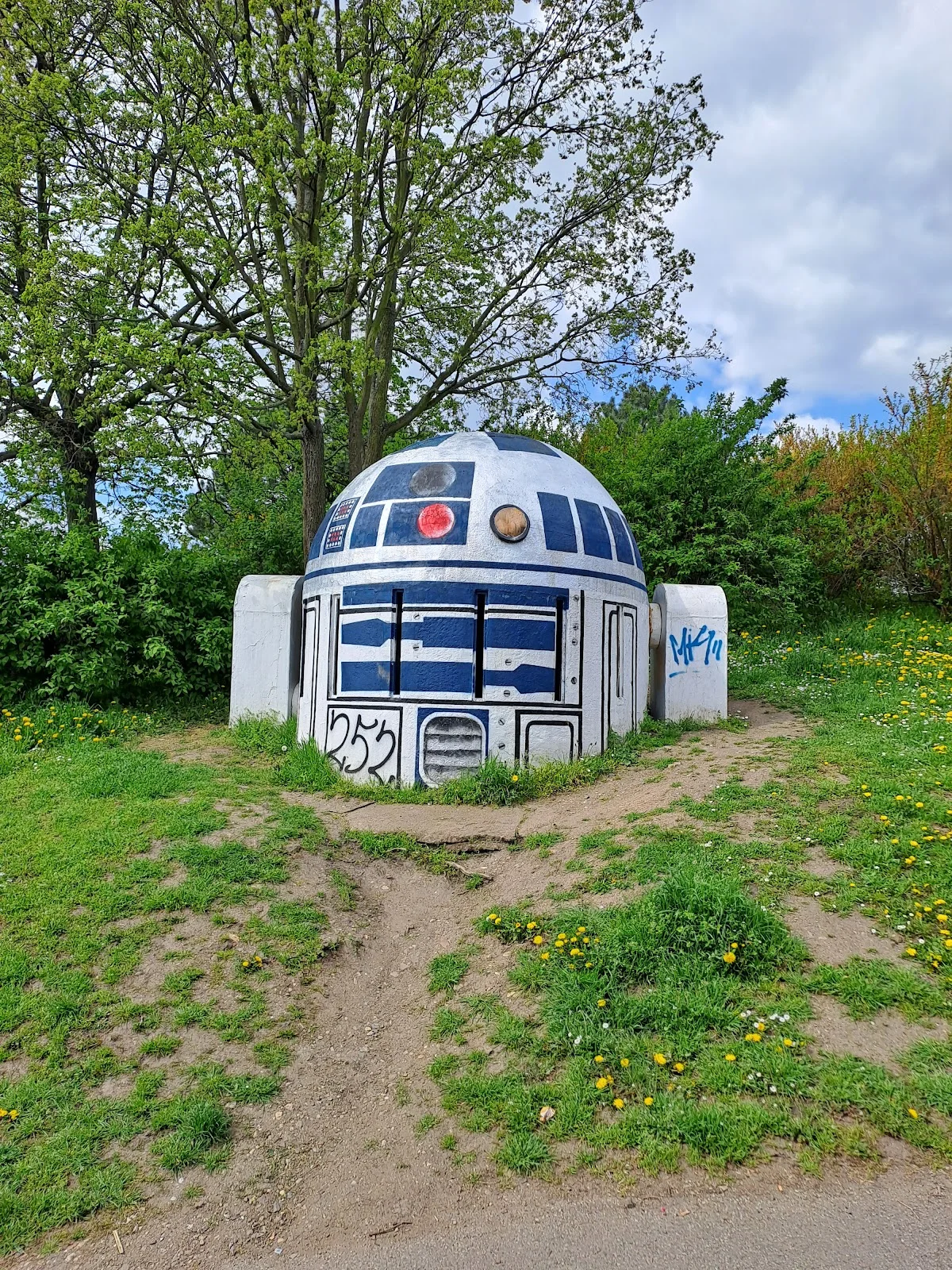 R2-D2 Ventilation Shaft (Folimanka Park Bunker)