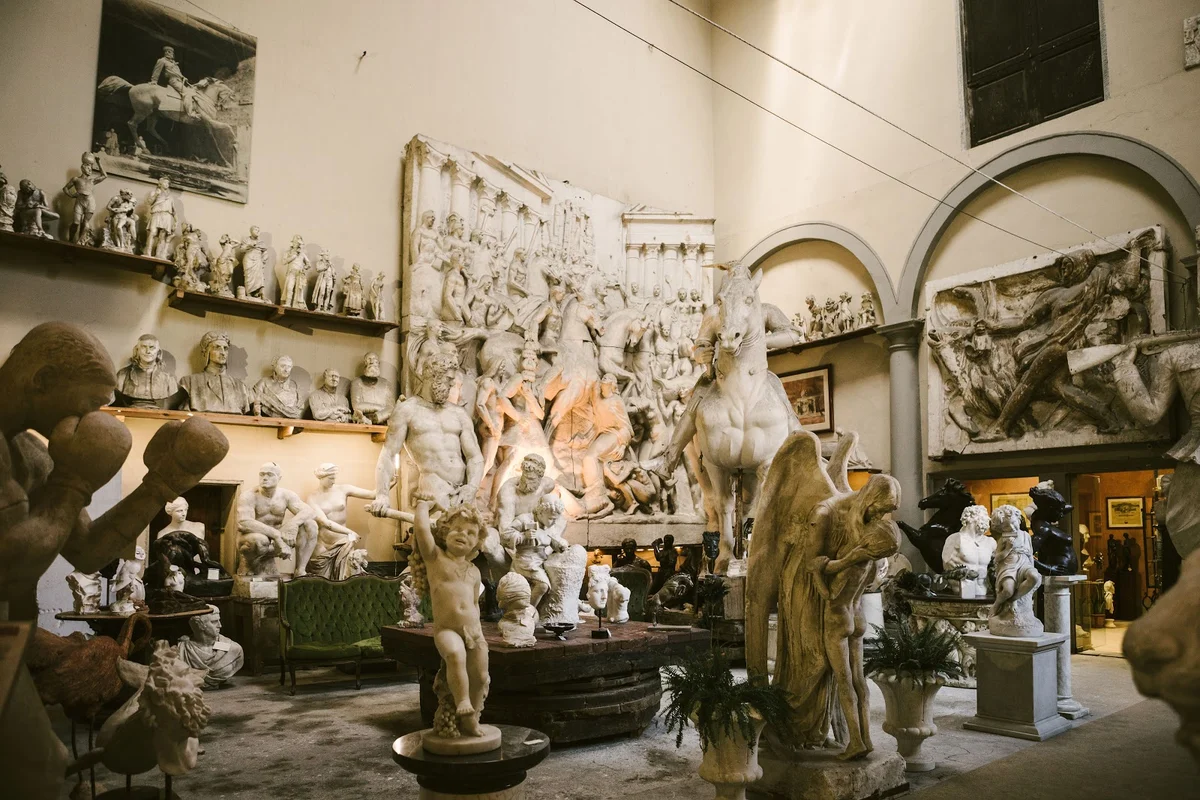 Studio Galleria Romanelli in Florence - Ask AI | mindtrip