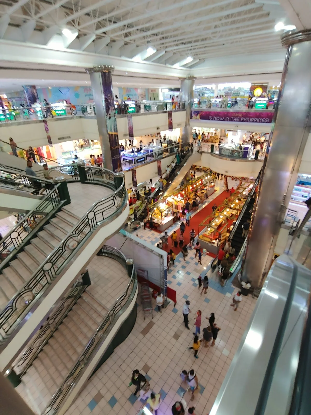 Ever Gotesco Mall Commonwealth Center