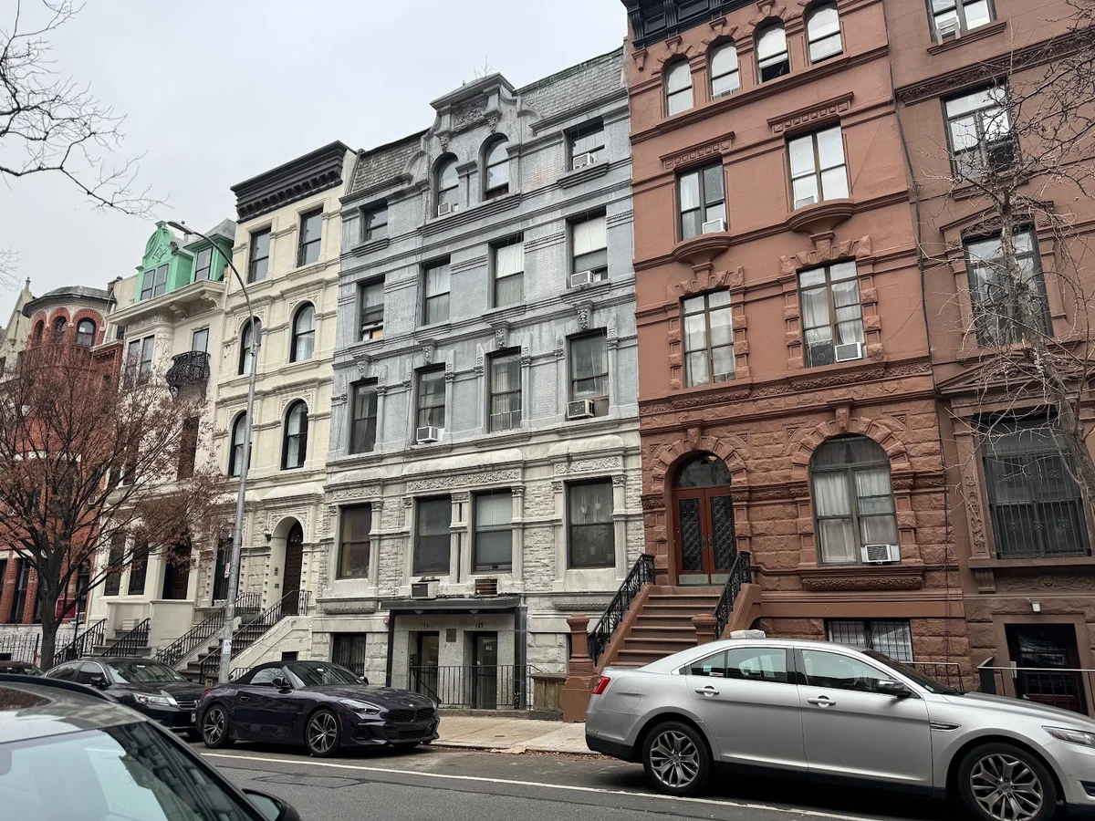 Jerry Seinfeld And Cosmo Kramer Apartment Photosnull