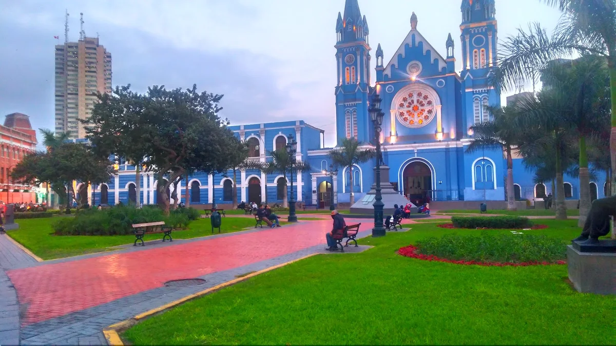 France Square in Lima | What to Know Before You Go