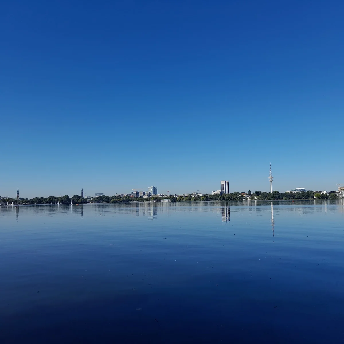 Alster in Hamburg - Ask AI | mindtrip