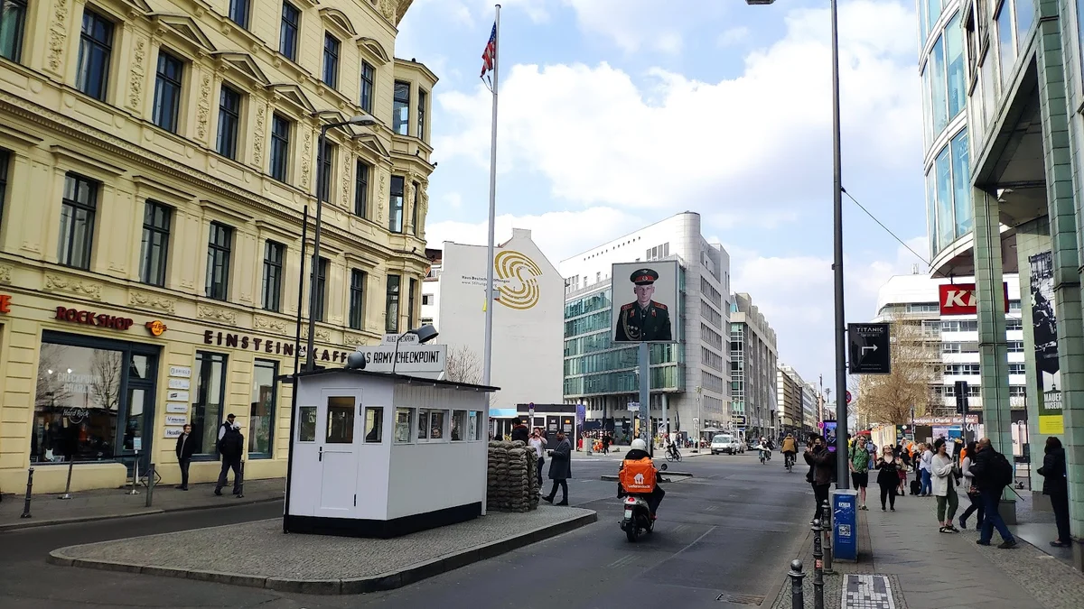 Checkpoint Charlie in Berlin | What to Know Before You Go